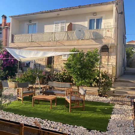Apartments Bernarda, يزيرا المظهر الخارجي الصورة